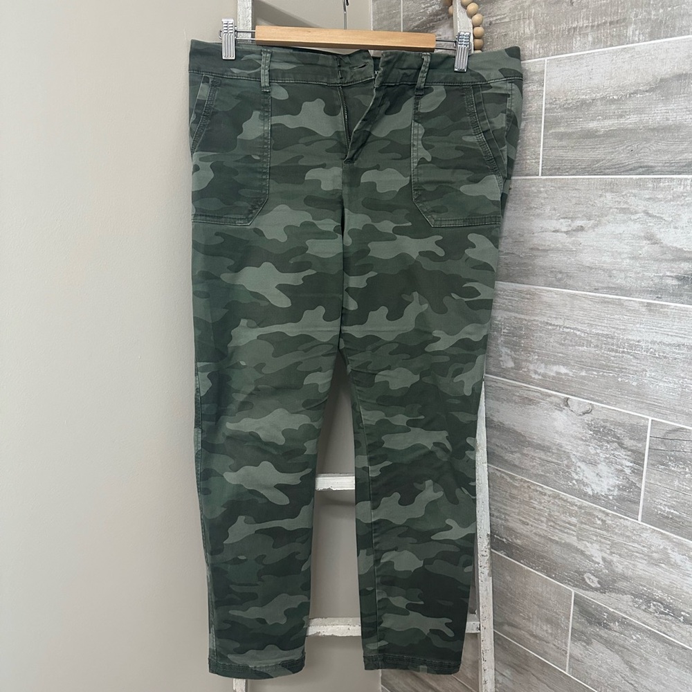 Old Navy Pixie Ankle Pants *Like New*